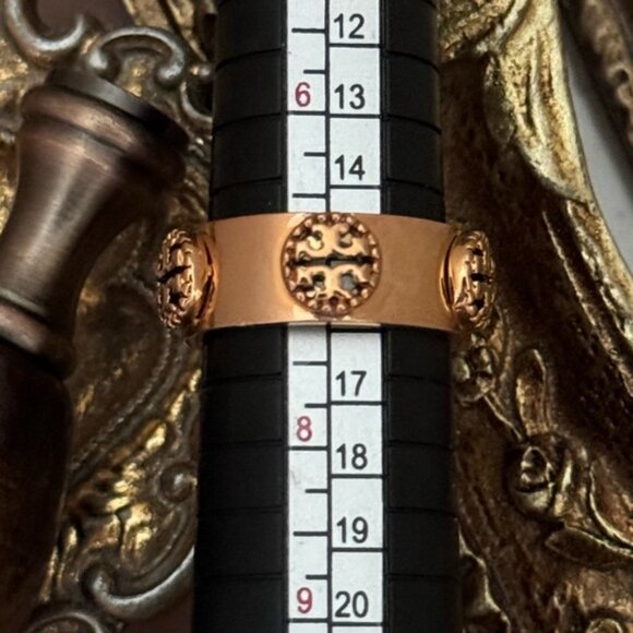TORY BURCH • Rose Gold Milgrain Logo Ring - Picture 7 of 7
